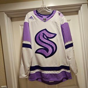 Genuine Adidas Seattle Kraken Hockey Fights Cancer Practice Jersey Size 52 + hat